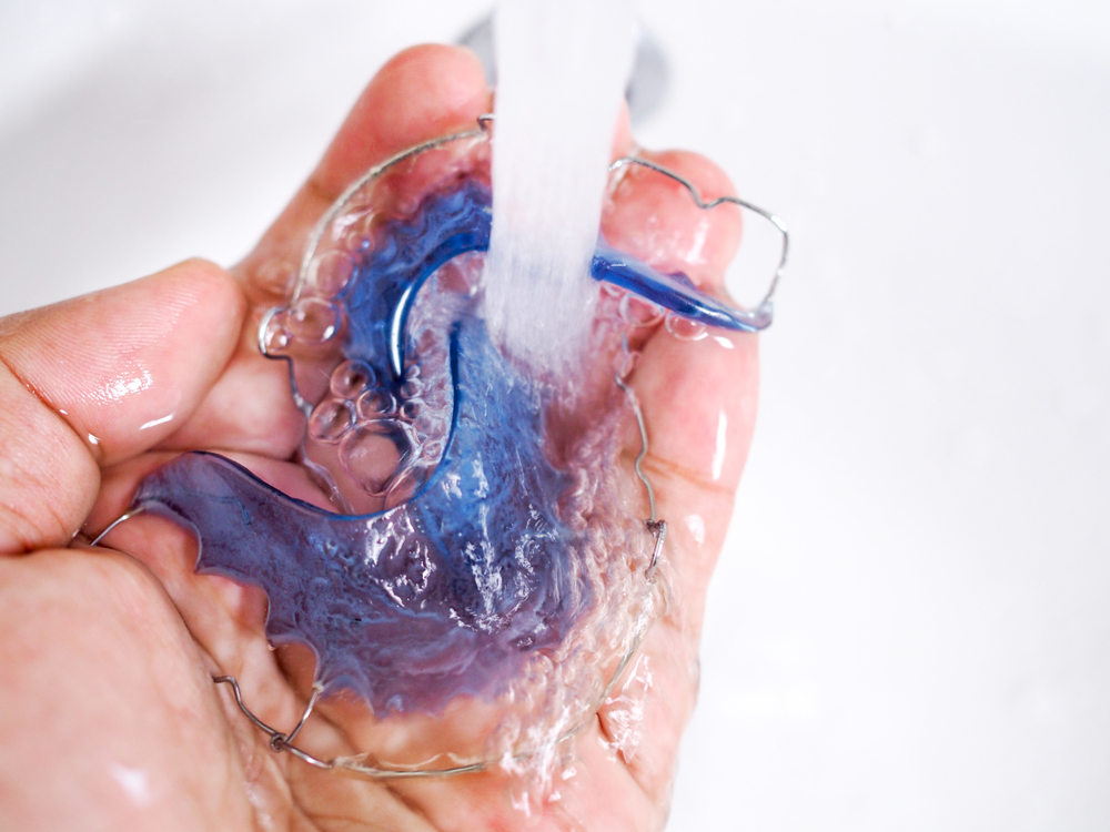 tips for cleaning your retainer